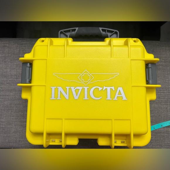 New Invicta 3 Slot watch case waterproof Black Foam Interior Removable Cushions - Picture 3 of 12